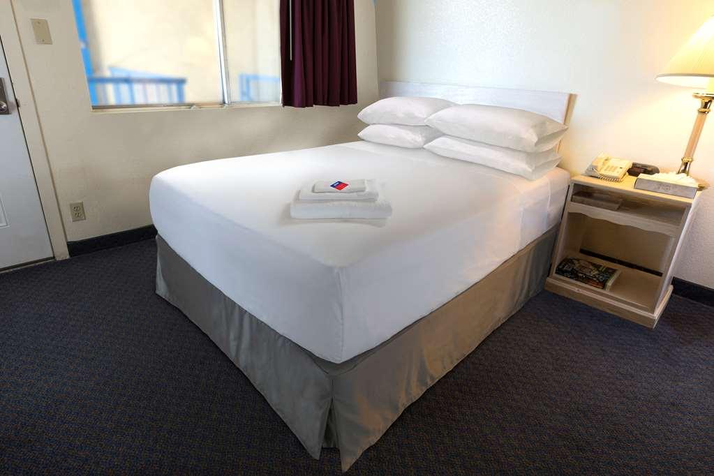 Americas Best Value Inn Хорсхедс Номер фото